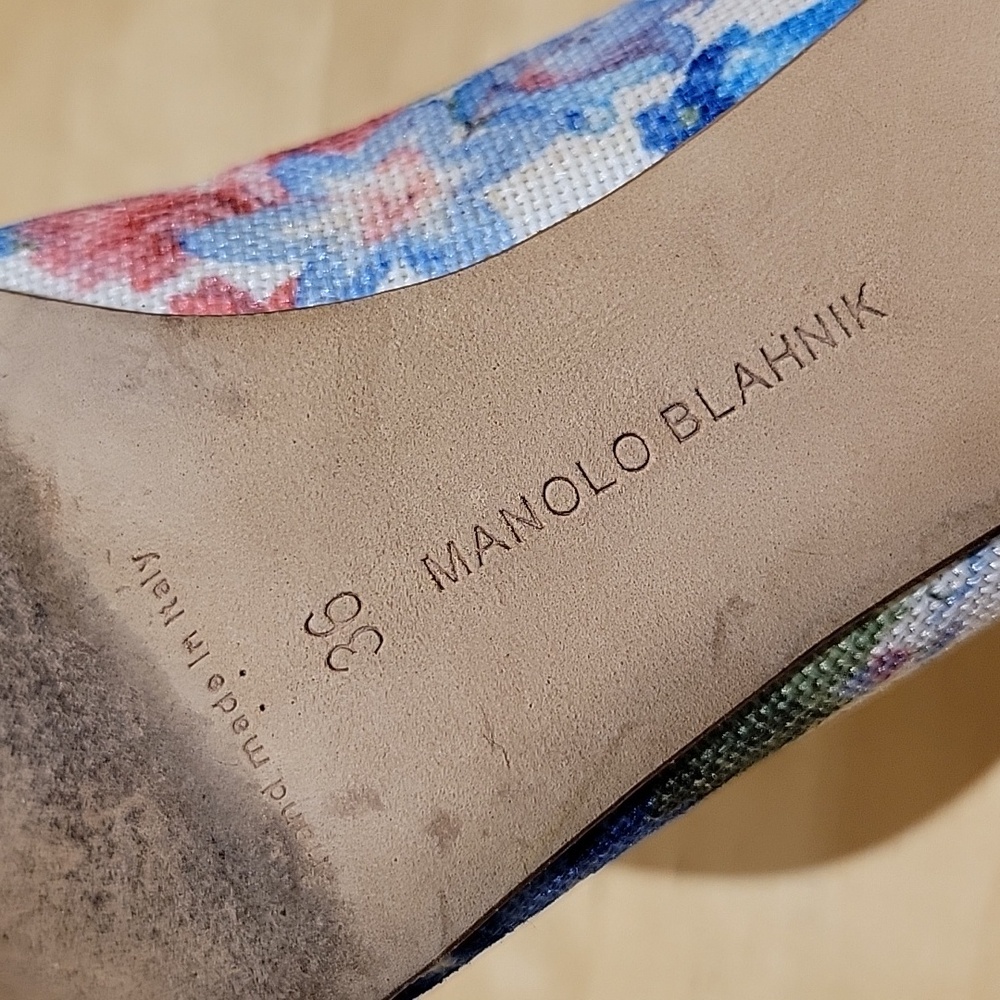 Manolo Blahnik Pointed Toe Floral Canvas Pumps - Picture 13 of 14